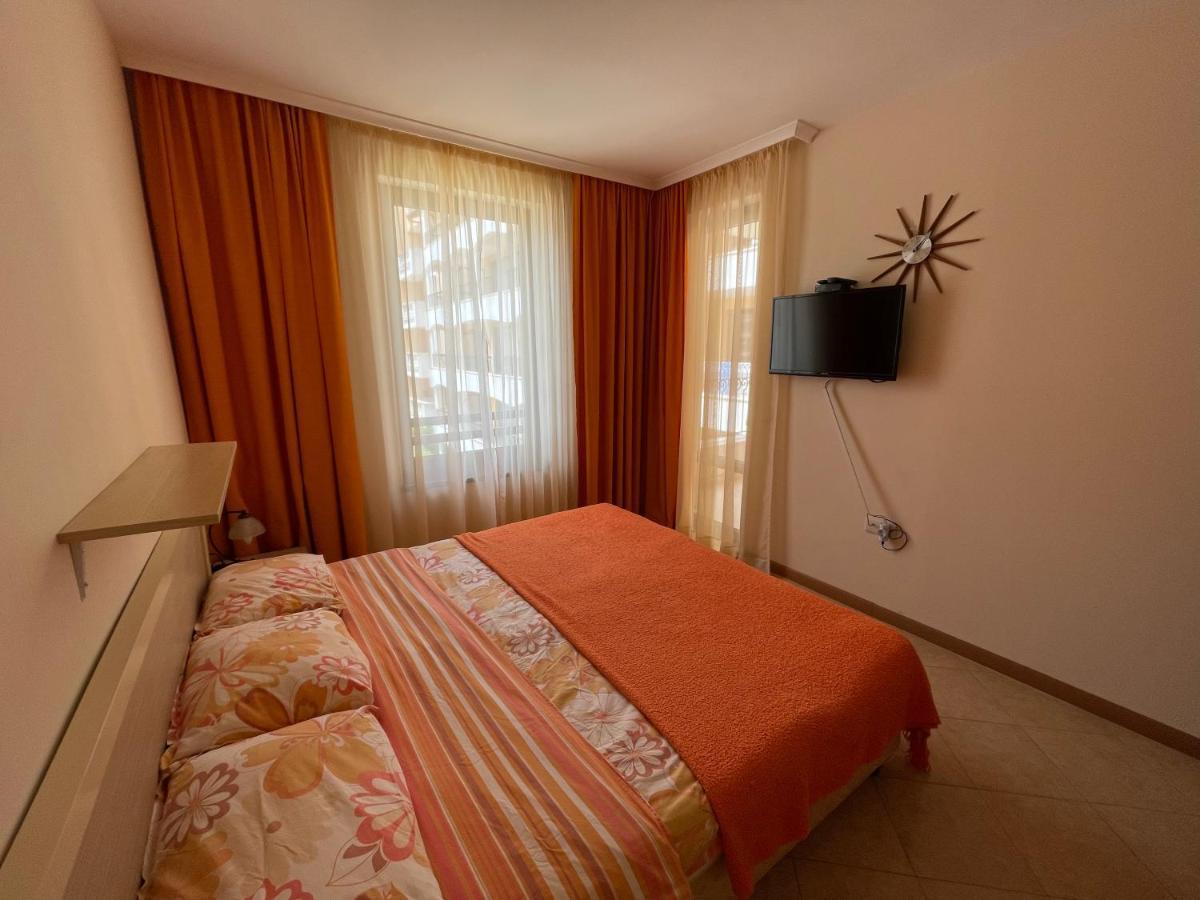 Royal Sun Aparthotel Slăntjev Brjag Exteriör bild