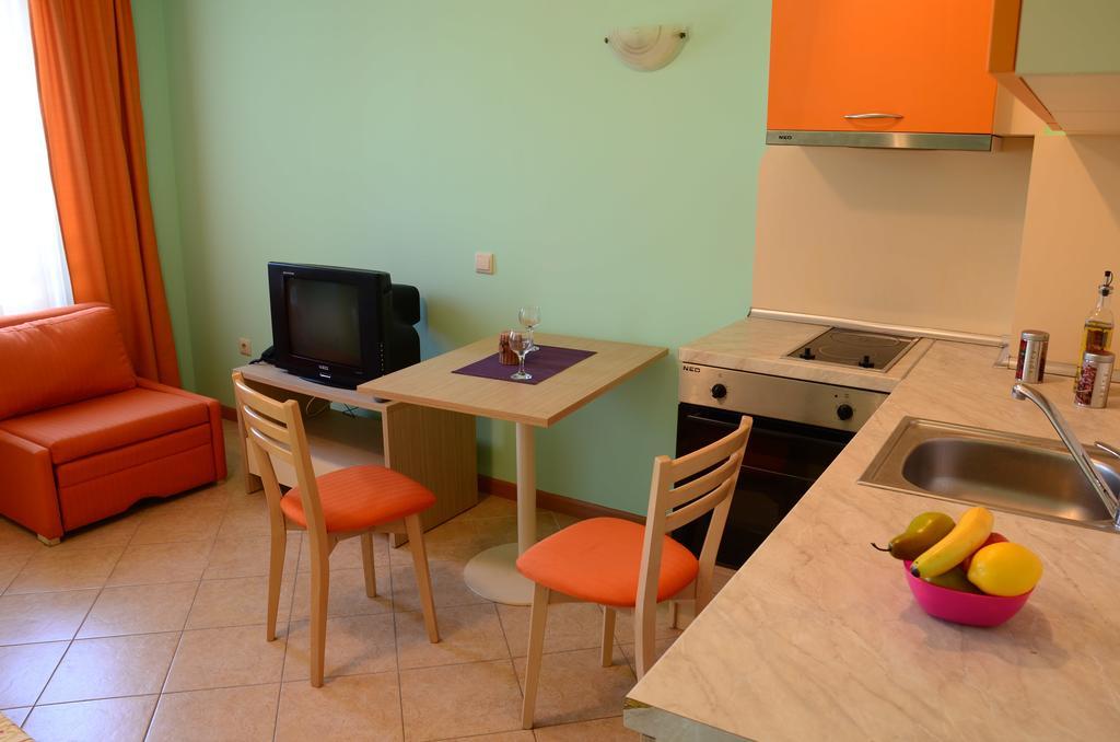 Royal Sun Aparthotel Slăntjev Brjag Exteriör bild