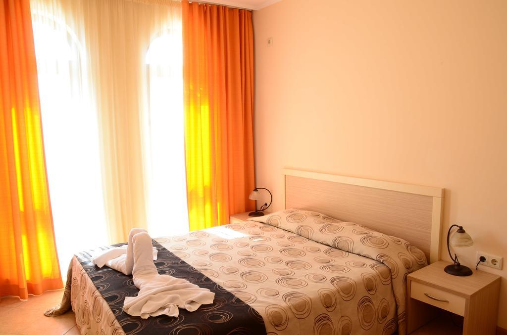 Royal Sun Aparthotel Slăntjev Brjag Rum bild