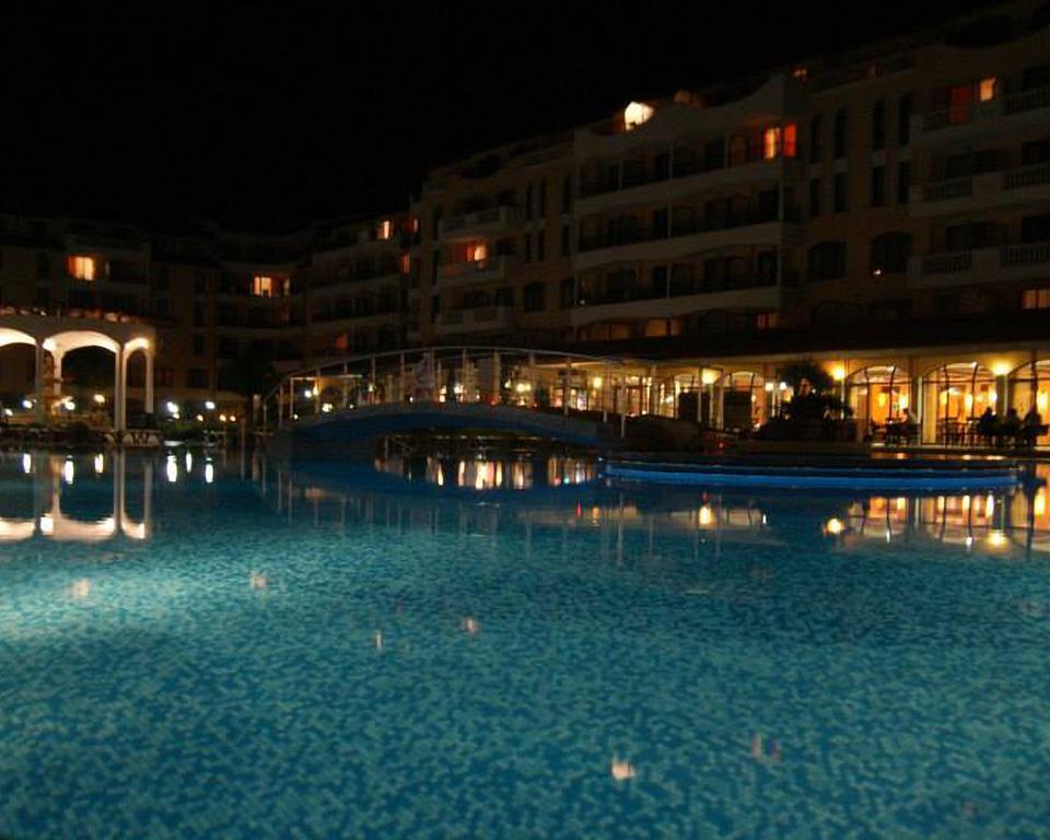 Royal Sun Aparthotel Slăntjev Brjag Exteriör bild