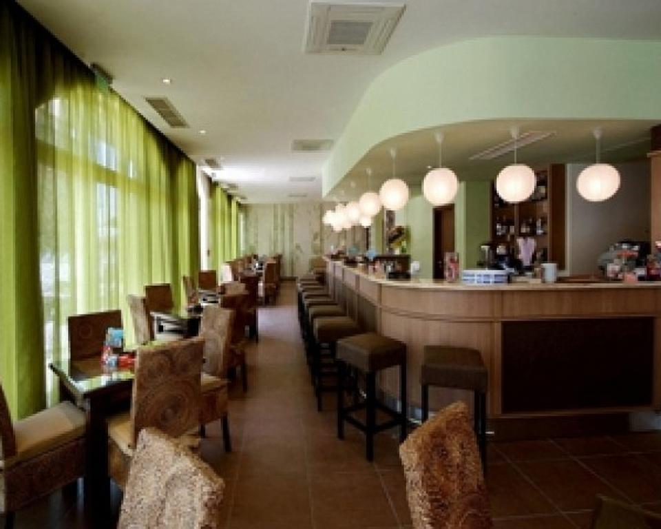 Royal Sun Aparthotel Slăntjev Brjag Exteriör bild