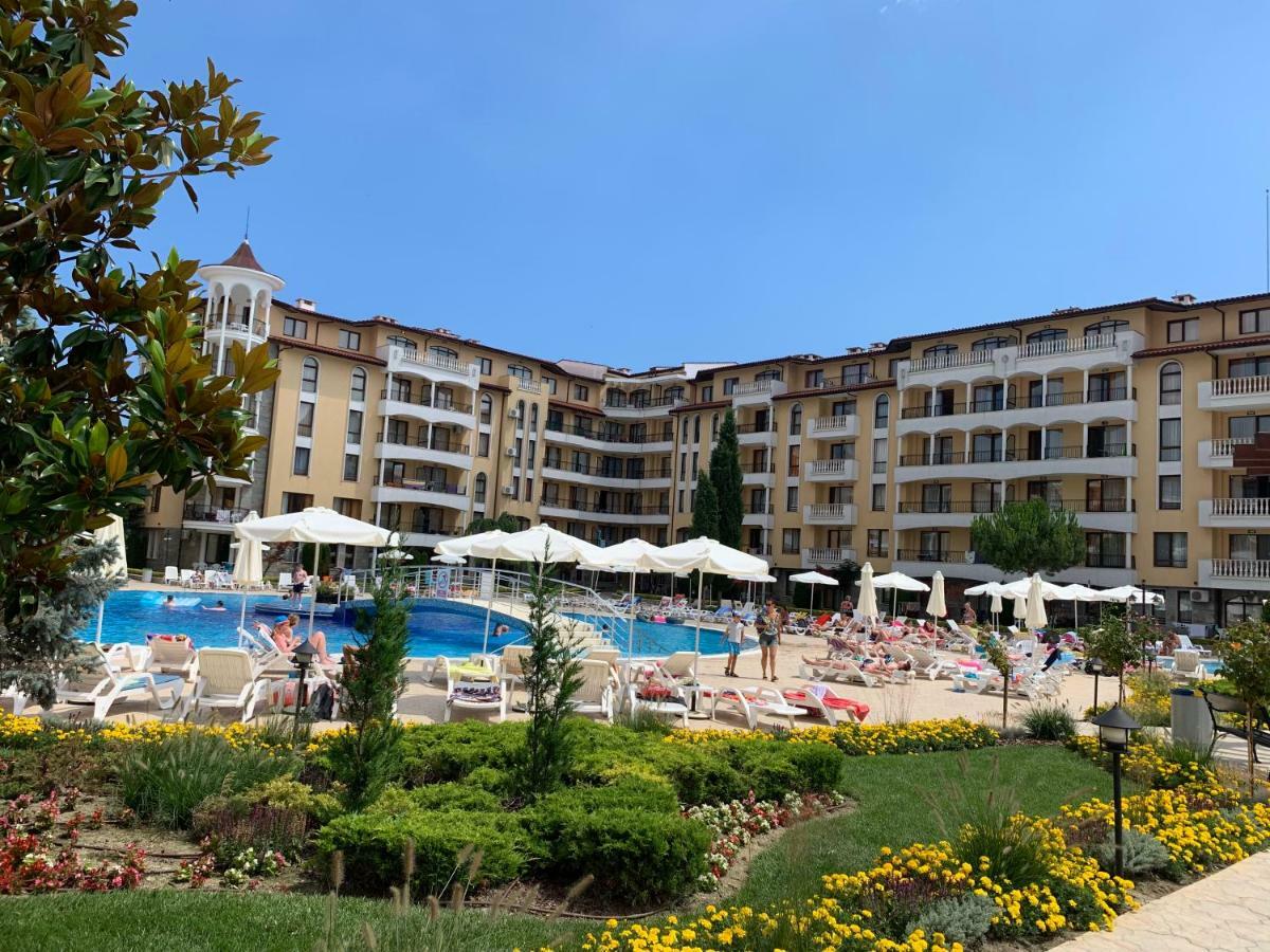 Royal Sun Aparthotel Slăntjev Brjag Exteriör bild