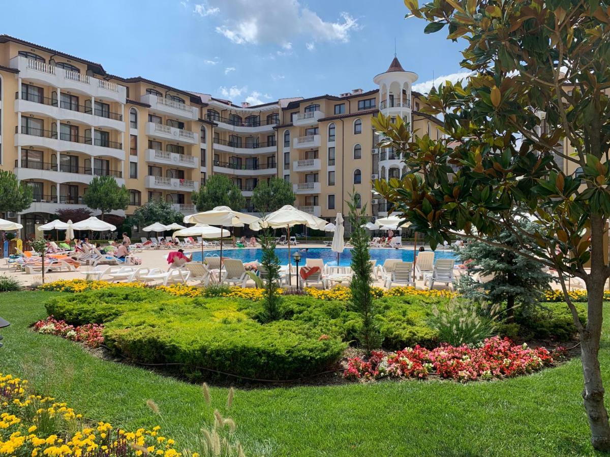 Royal Sun Aparthotel Slăntjev Brjag Exteriör bild